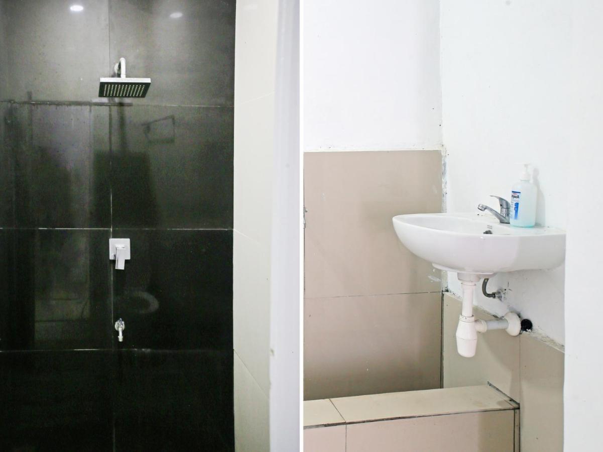 Oyo 90221 Makarim Guest House Syariah Pangkalan Bun Exterior photo